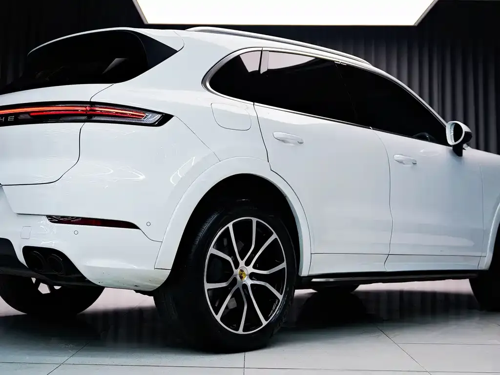 Porsche Cayenne — фото 2