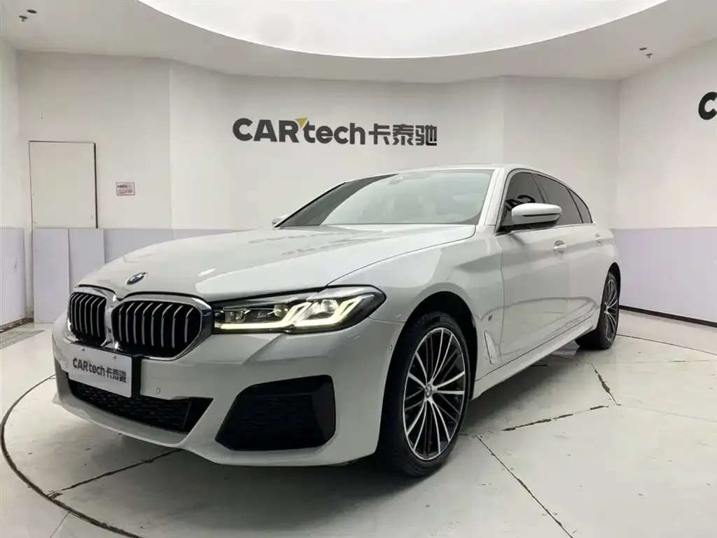 BMW 5 Series — фото 1