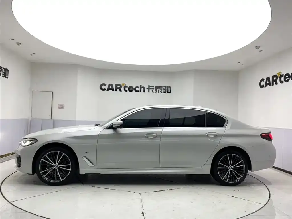 BMW 5 Series — фото 10