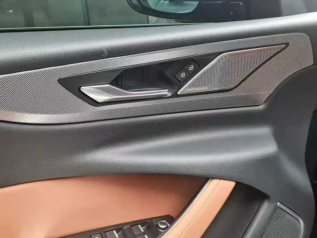 Jaguar XEL 2023 из CN, фото 10