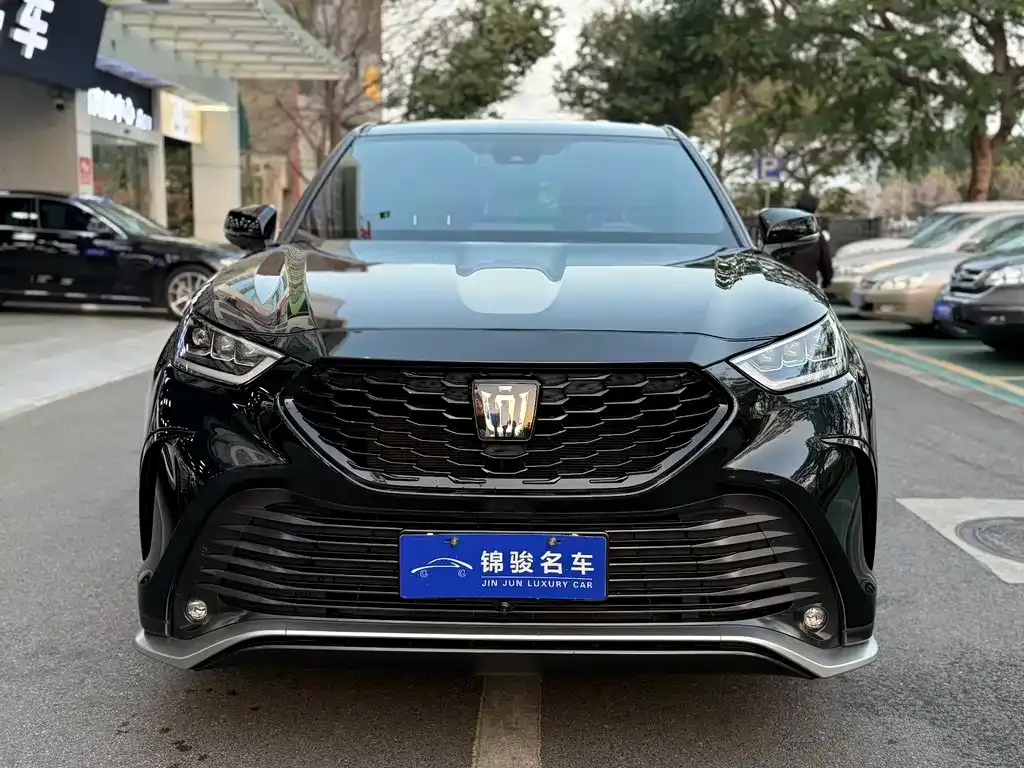 Toyota Crown Kluger 2023 из CN, фото 3