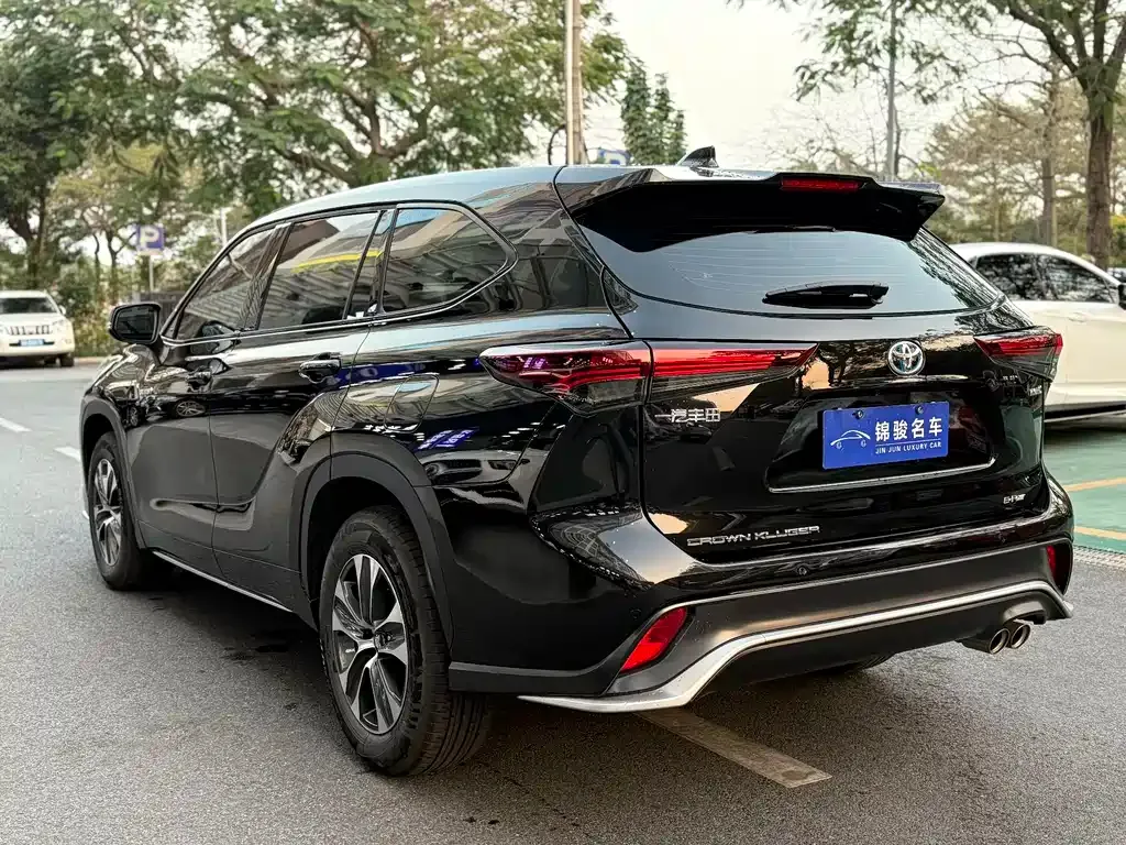 Toyota Crown Kluger 2023 из CN, фото 6