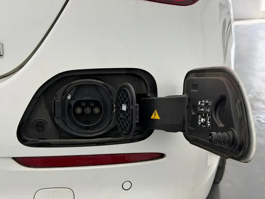 Mercedes-Benz C-Class New Energy 2024 из CN, фото 4