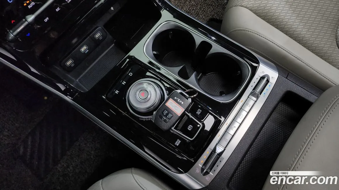 Kia Carnival — фото 10