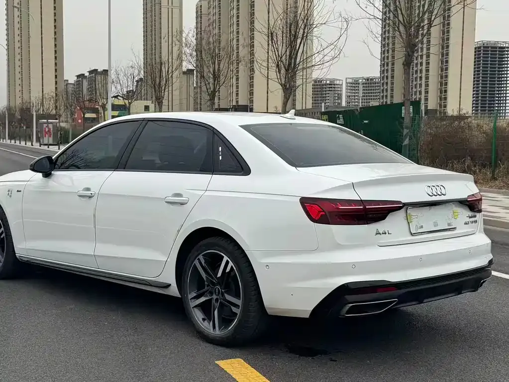 Audi A4L 2023 из CN, фото 6