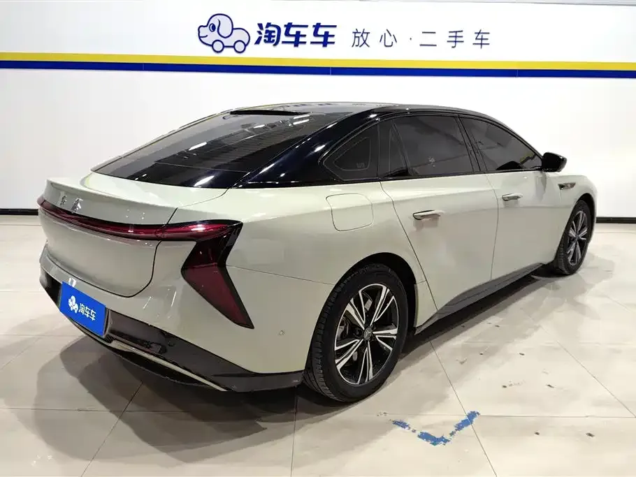 Hongqi EH7 2024 из CN, фото 4