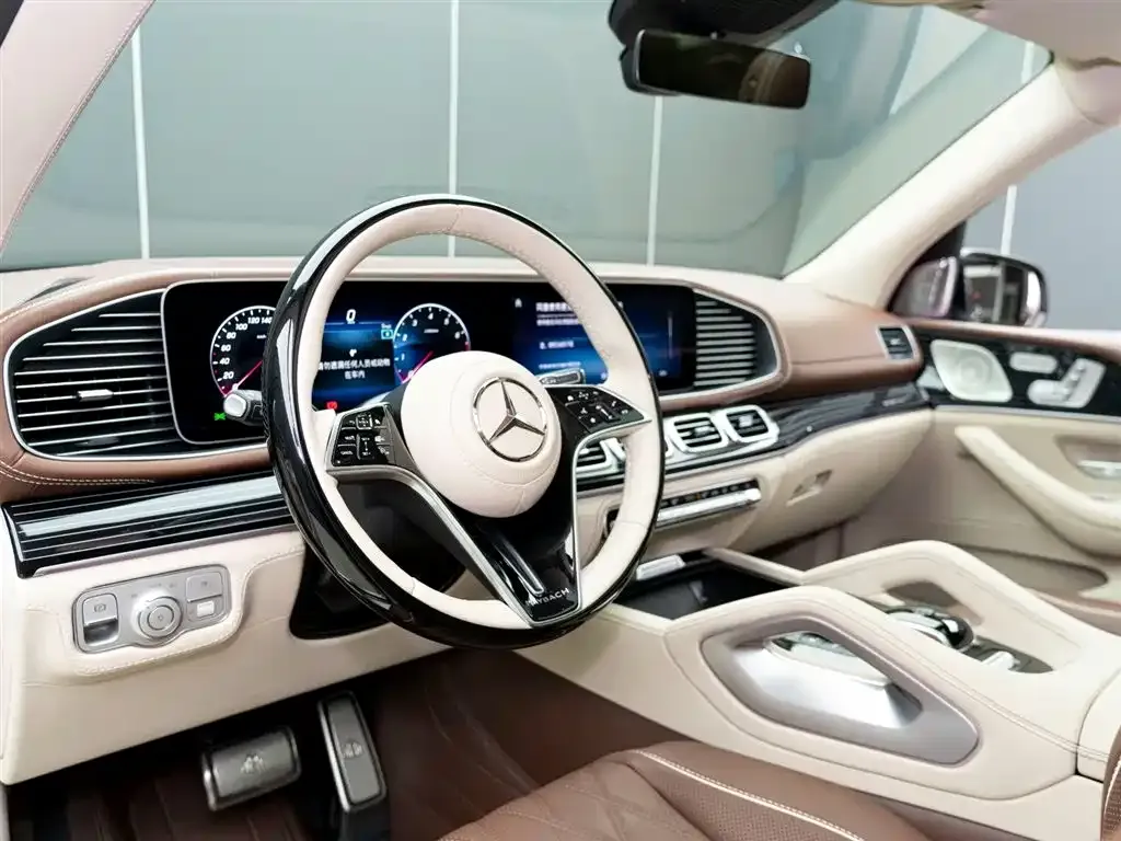 Mercedes-Benz GLS — фото 10