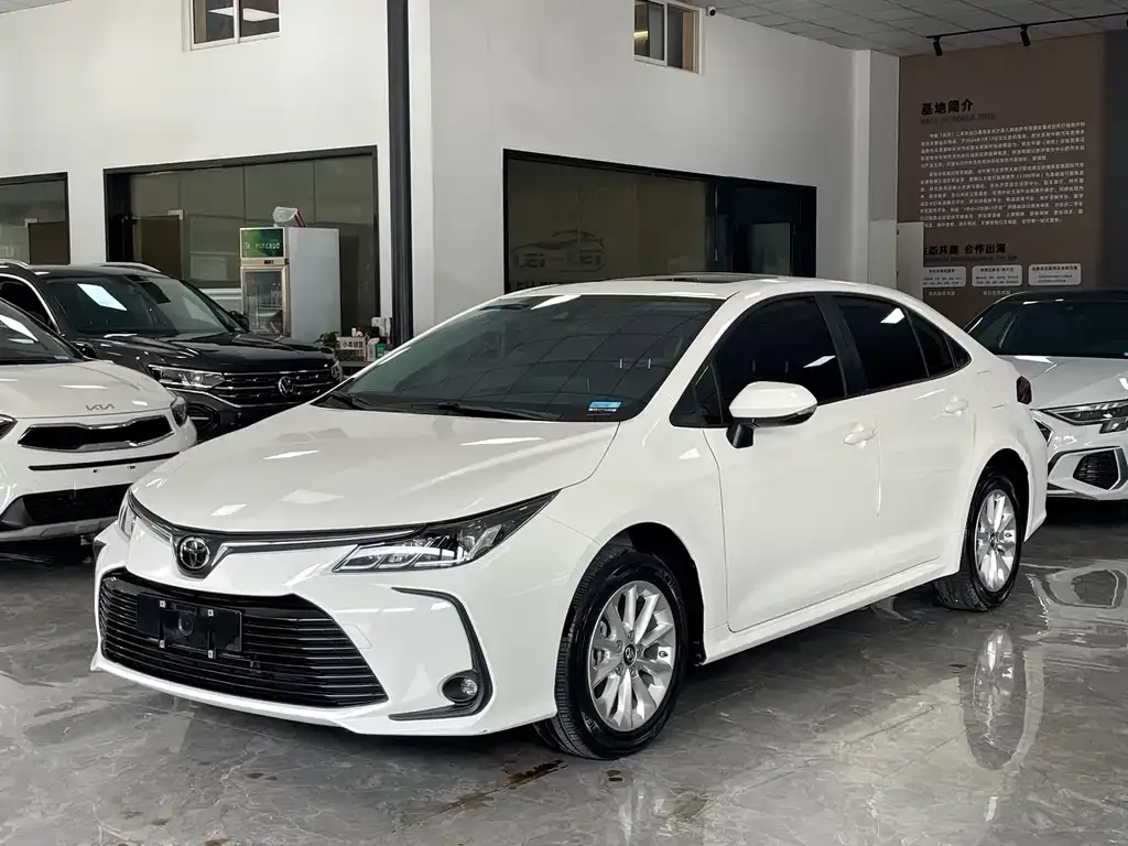 Toyota Corolla — фото 1