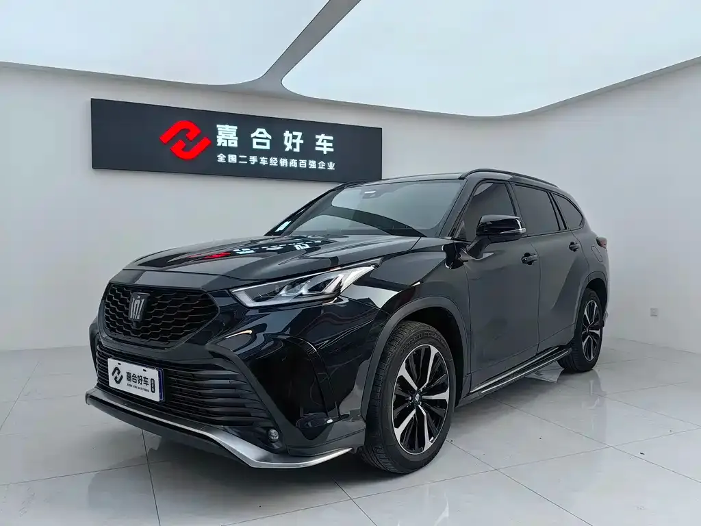 Toyota Crown Kluger 2023 из CN, фото 1