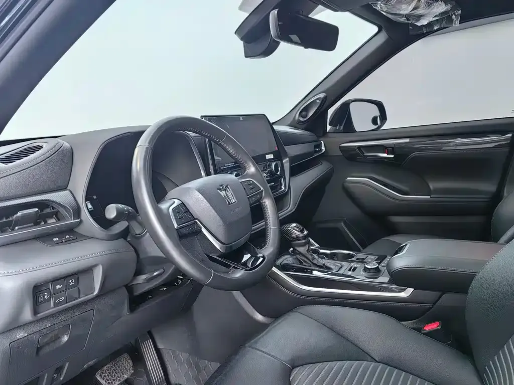 Toyota Crown Kluger 2023 из CN, фото 6