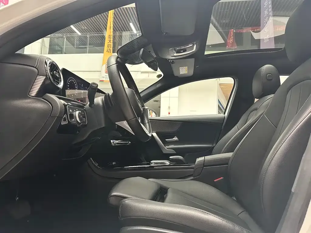 Mercedes-Benz A-Class 2023 из CN, фото 6