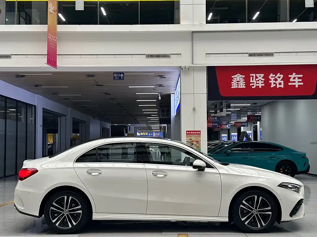 Mercedes-Benz A-Class 2023 из CN, фото 10