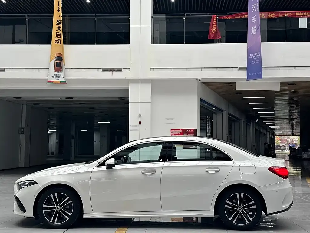 Mercedes-Benz A-Class 2023 из CN, фото 2