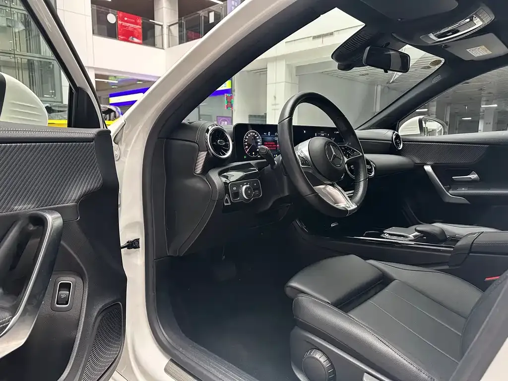 Mercedes-Benz A-Class 2023 из CN, фото 7