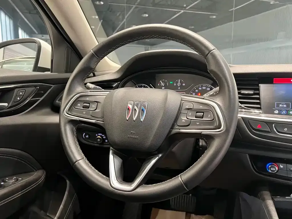 Buick Regal — фото 9