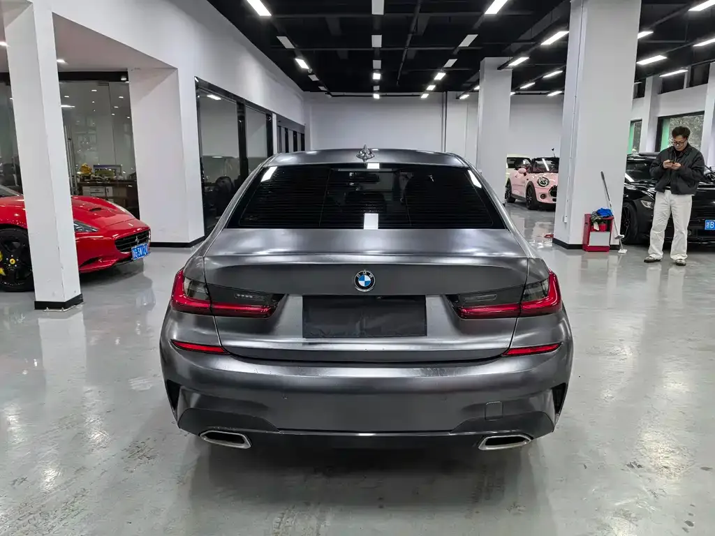 BMW 3 Series 2022 из CN, фото 2