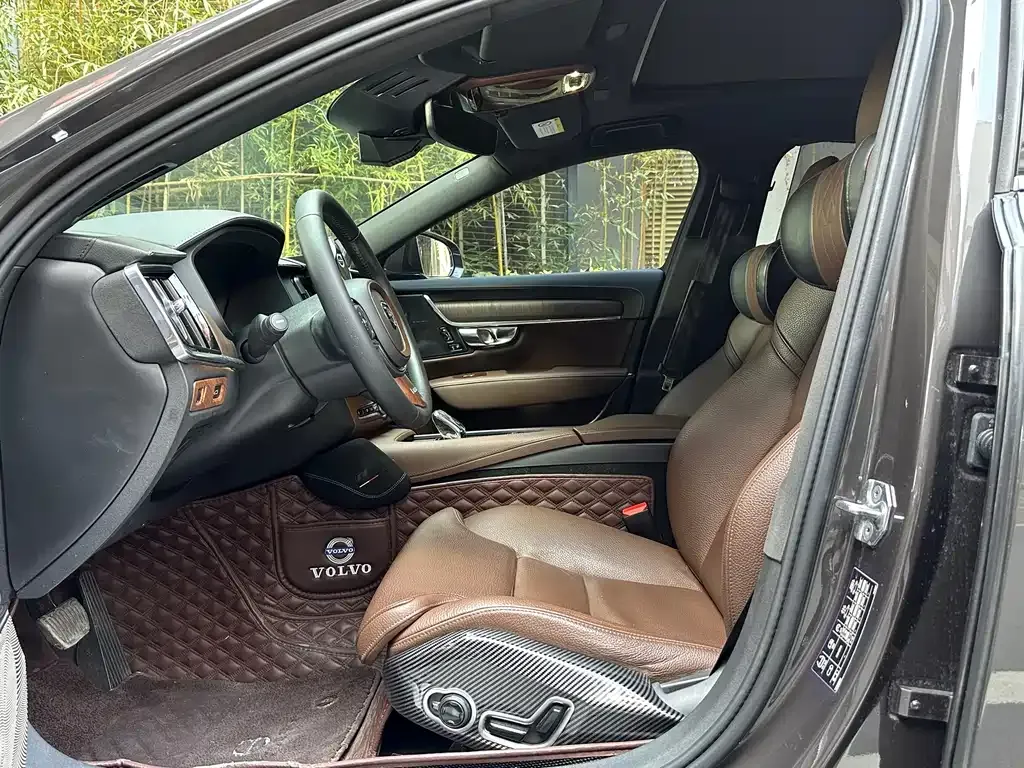 Volvo S90 2021 из CN, фото 5