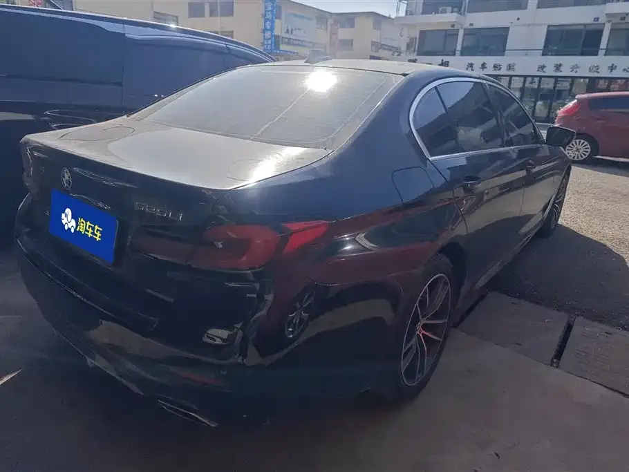 BMW 5 Series 2022 из CN, фото 4
