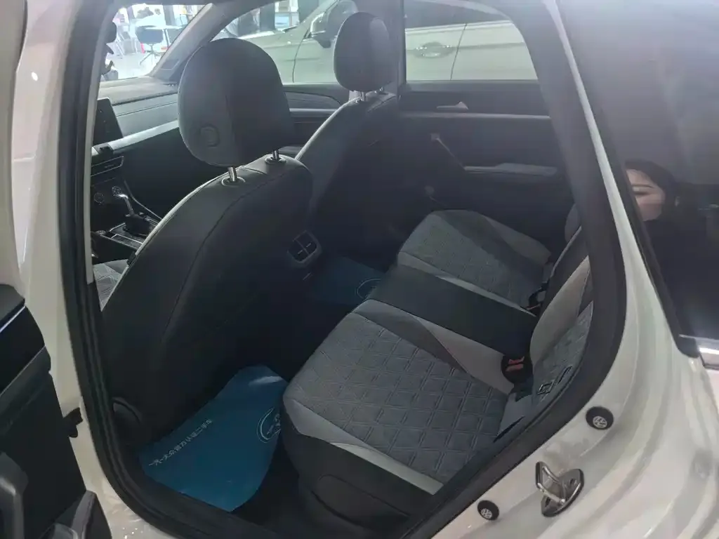 Volkswagen Lavida 2024 из CN, фото 2