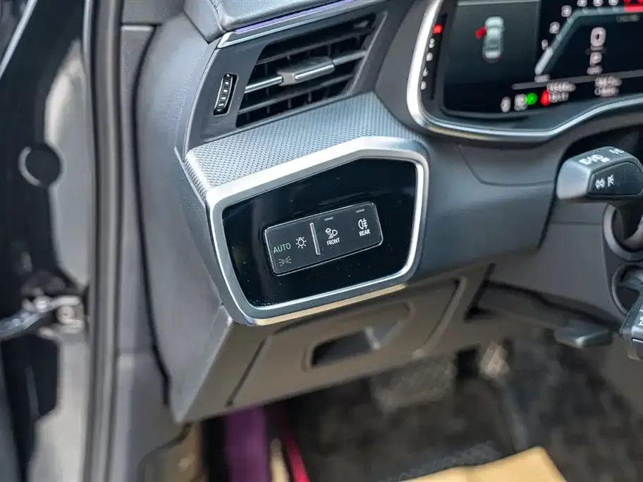 Audi A6L 2025 из CN, фото 5