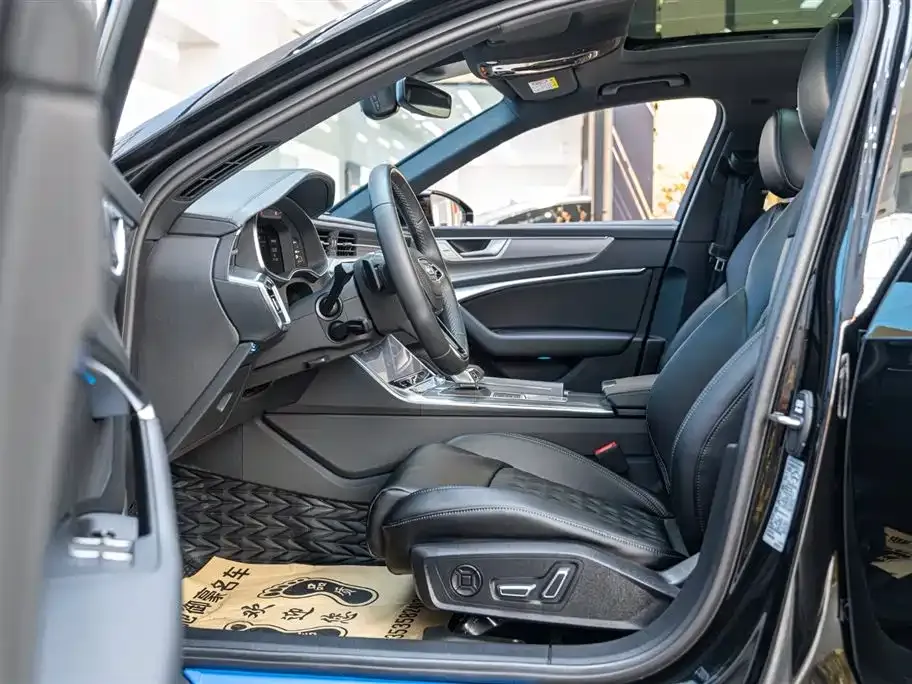 Audi A6L 2025 из CN, фото 9
