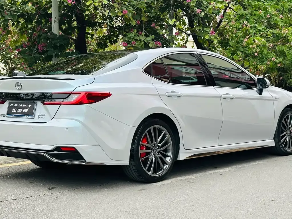 Toyota Camry 2024 из CN, фото 6