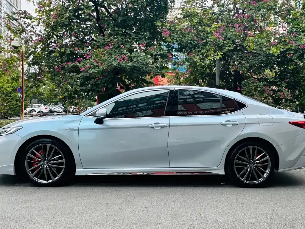 Toyota Camry 2024 из CN, фото 8