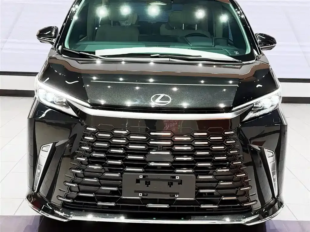 Lexus LM 2024 из CN, фото 2