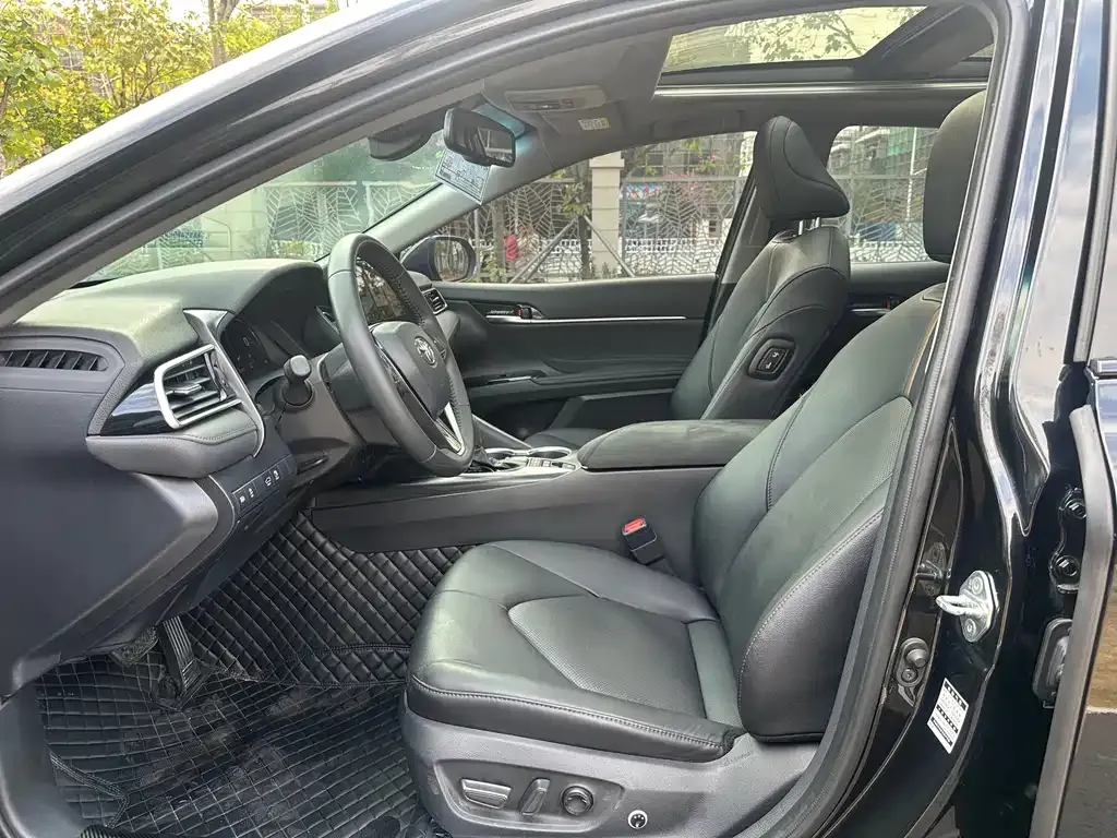 Toyota Camry 2022 из CN, фото 4