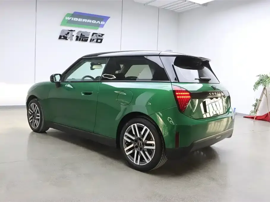 MINI Cooper EV 2024 из CN, фото 2