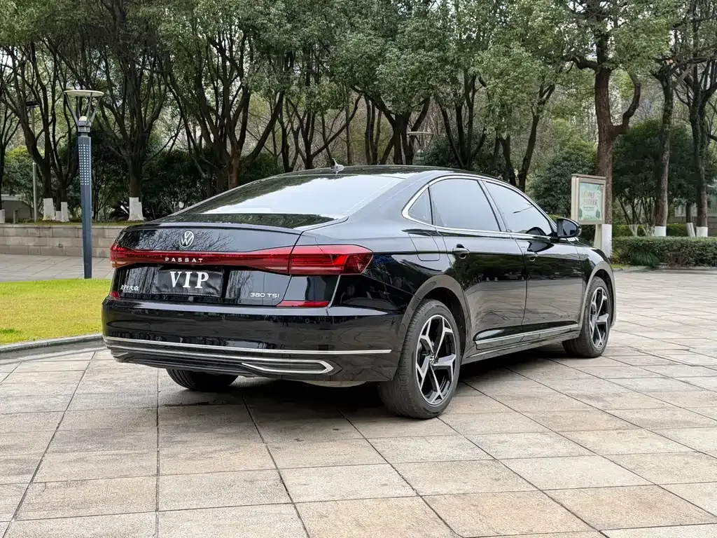 Volkswagen Passat — фото 5