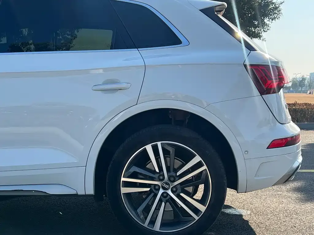 Audi Q5L 2022 из CN, фото 5