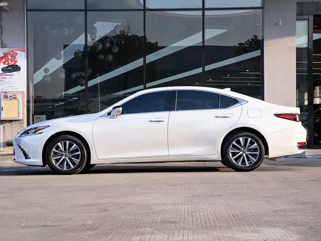 Lexus ES 2021 из CN, фото 9