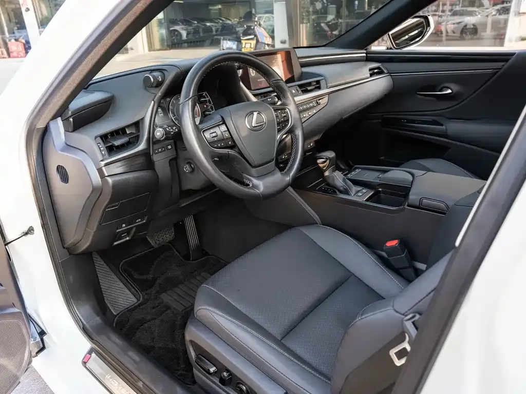 Lexus ES 2021 из CN, фото 4