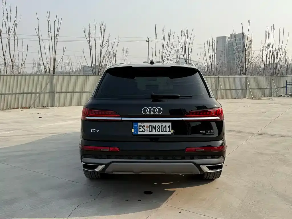Audi Q7 — фото 2