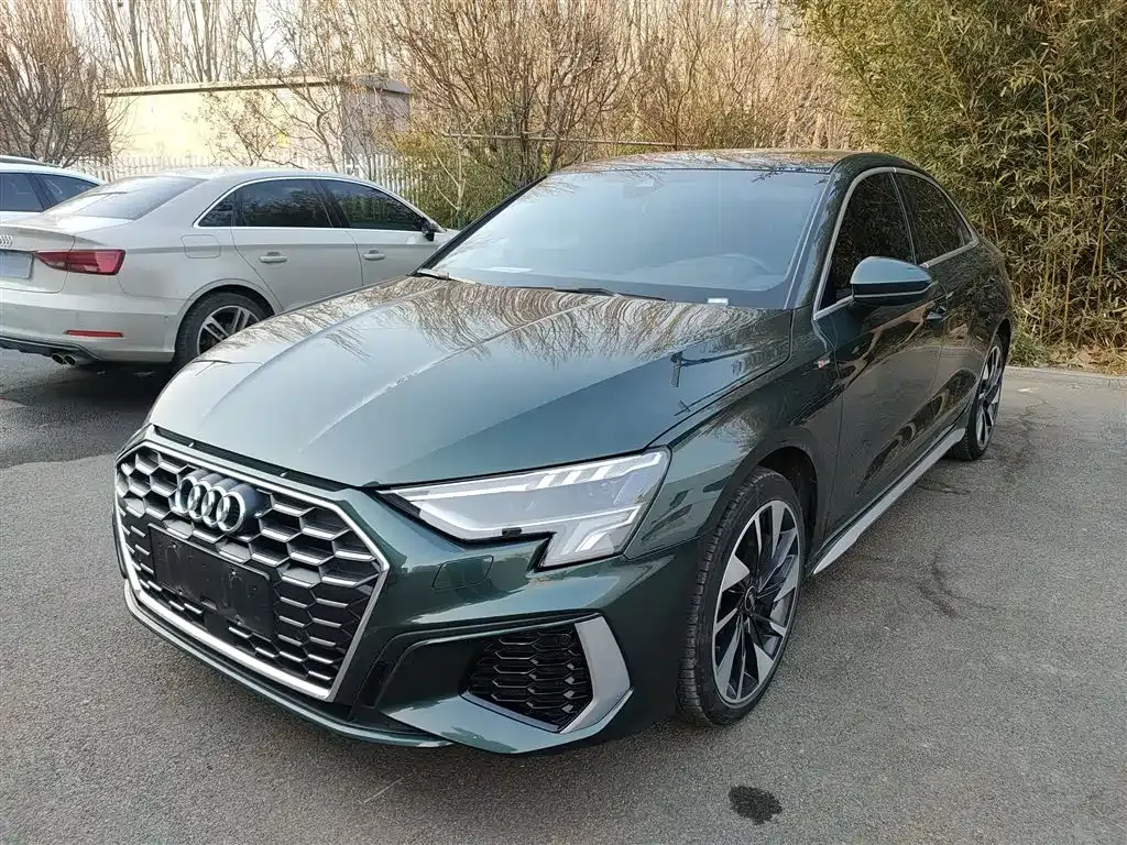 Audi A3 2023 из CN, фото 1