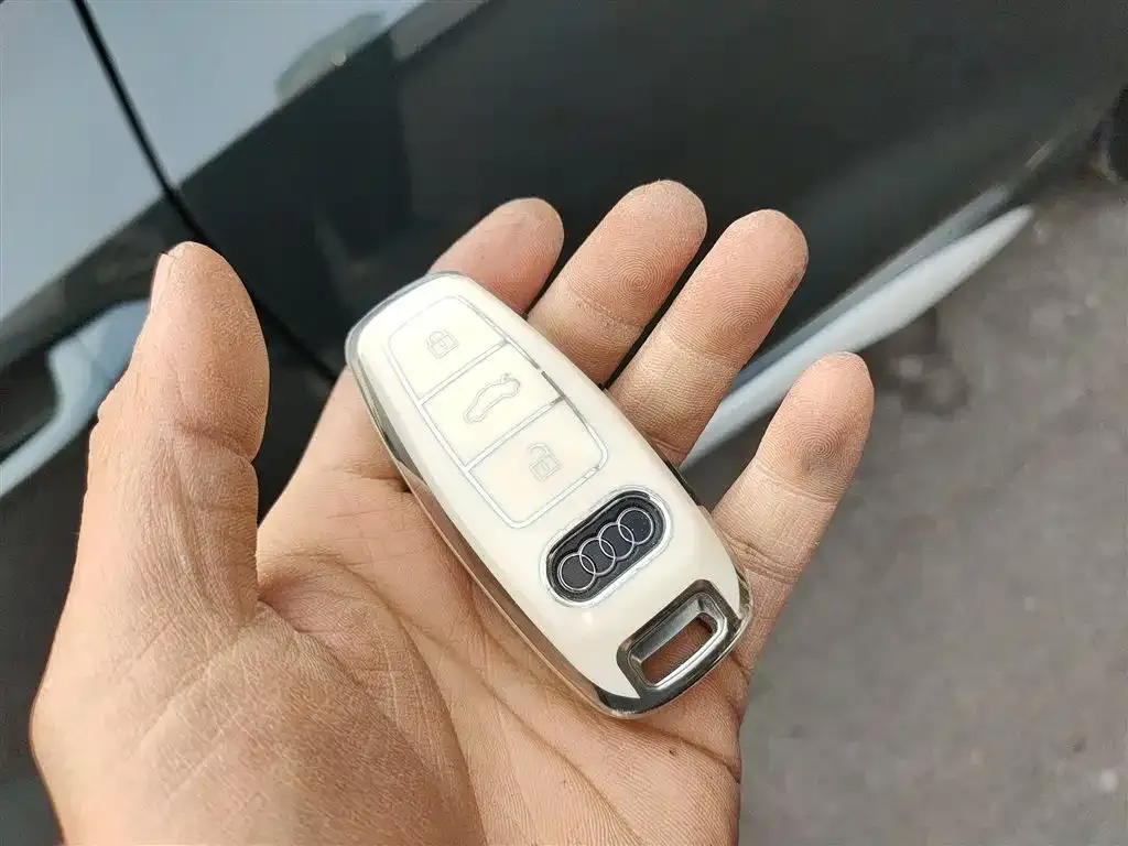 Audi A3 2023 из CN, фото 2