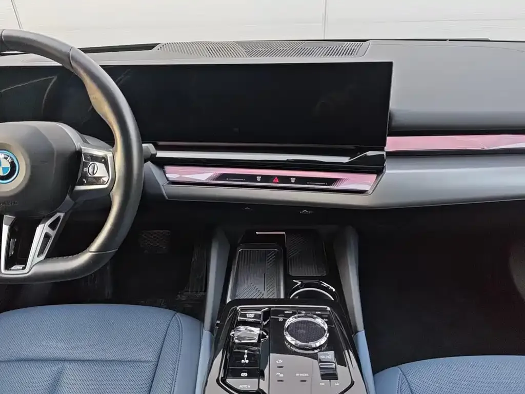 BMW i5 2025 из CN, фото 3