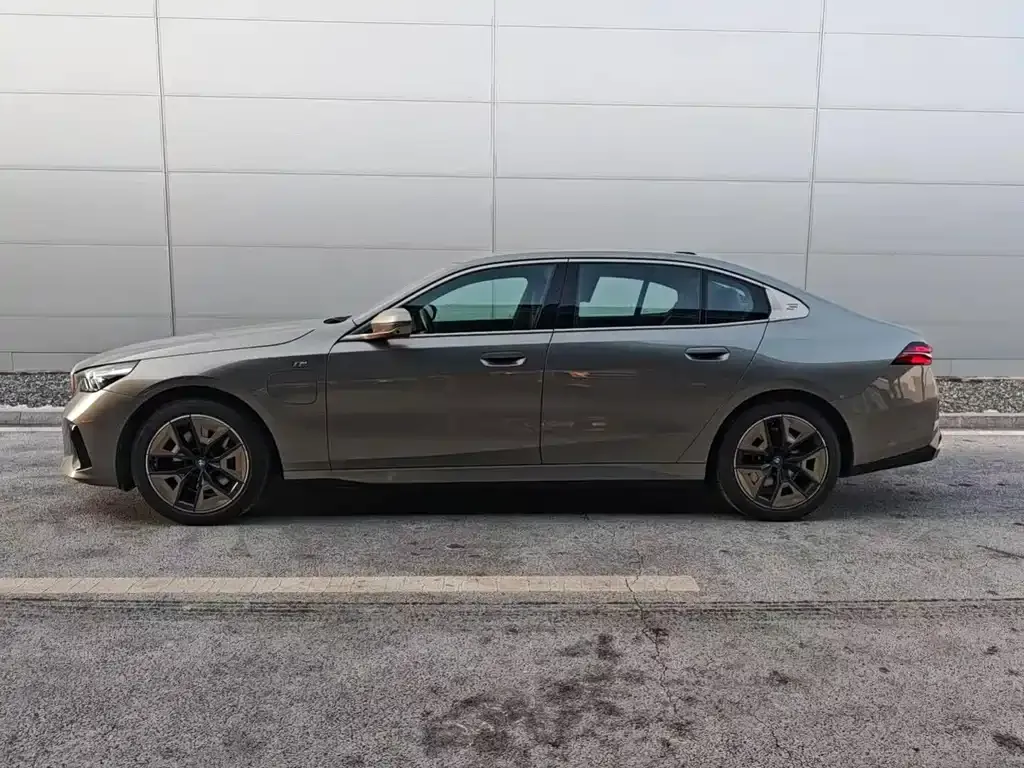 BMW i5 2025 из CN, фото 8