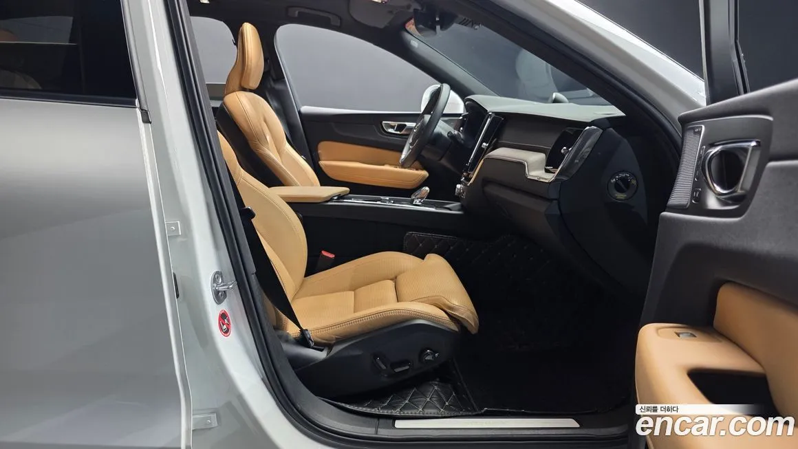 Volvo XC60 2022 из KR, фото 9