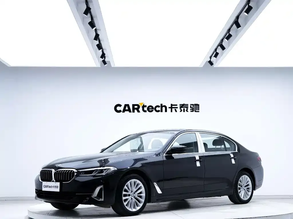 BMW 5 Series — фото 1