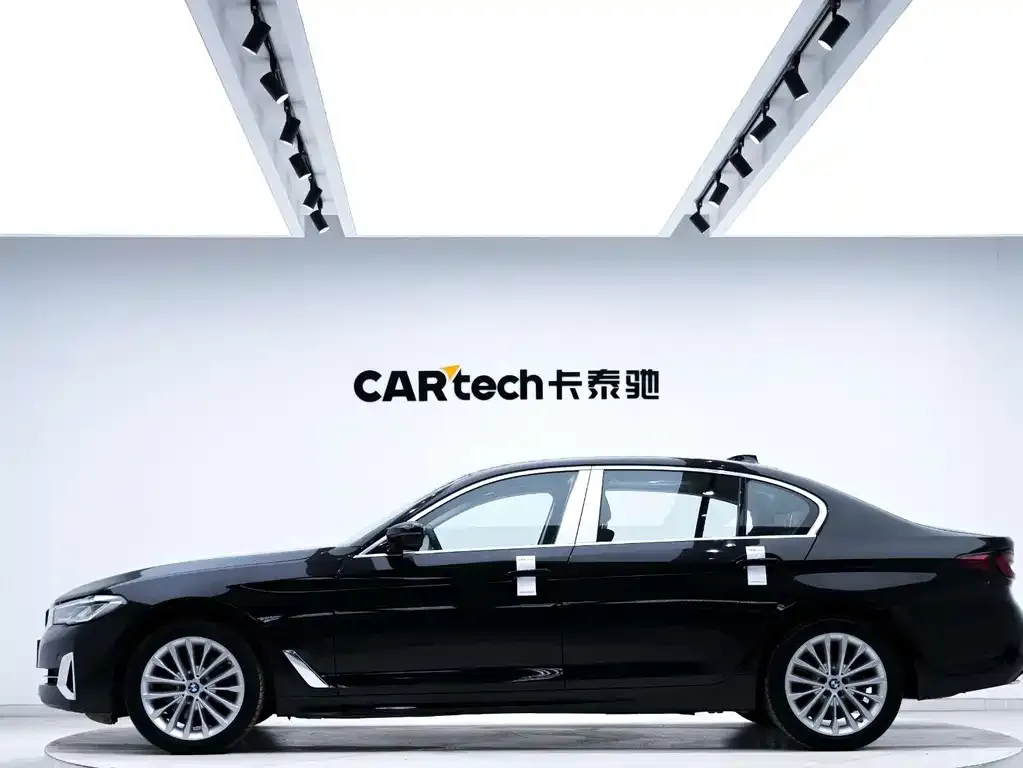 BMW 5 Series — фото 2