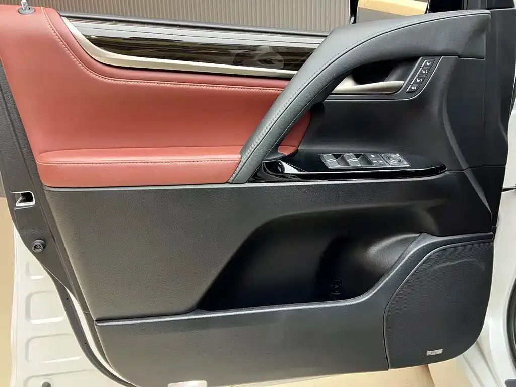 Lexus LX 2022 из CN, фото 2