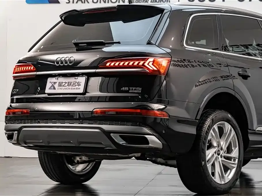 Audi Q7 2024 из CN, фото 5