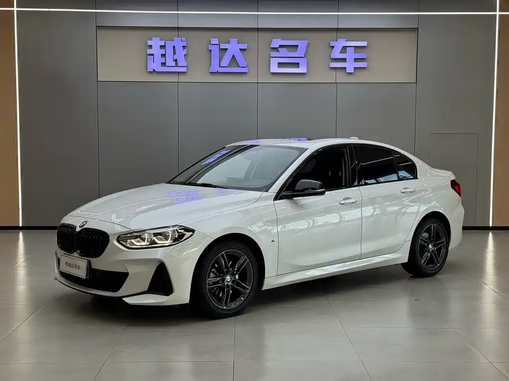 BMW 1 Series 2024 из CN, фото 1