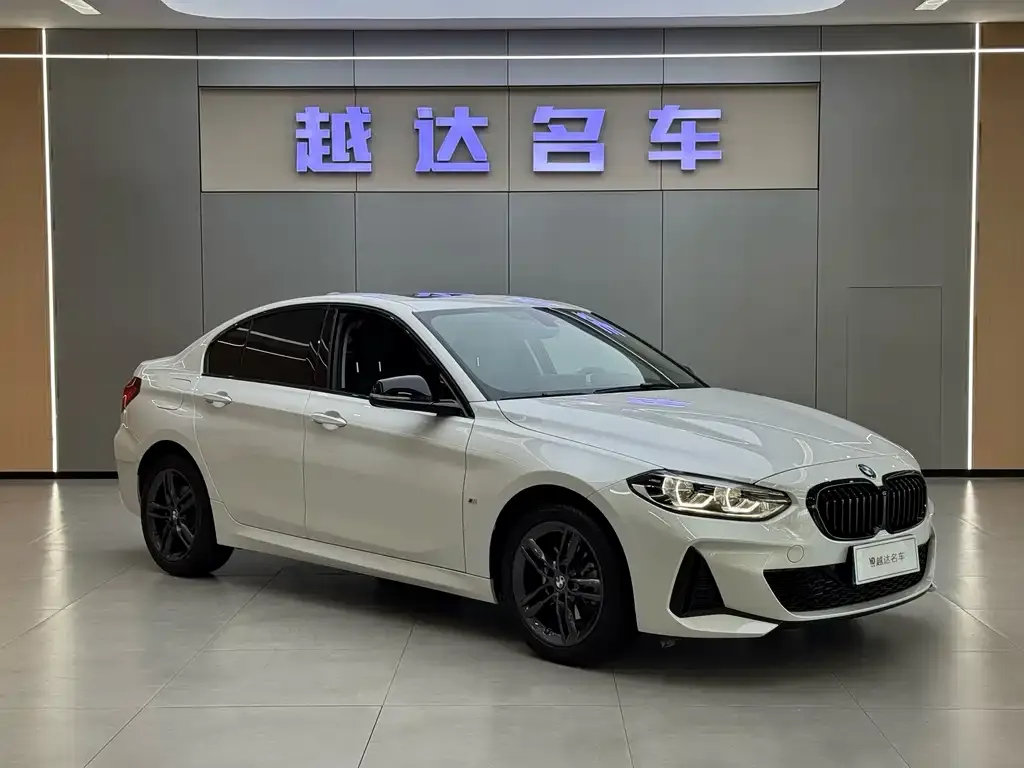 BMW 1 Series 2024 из CN, фото 2