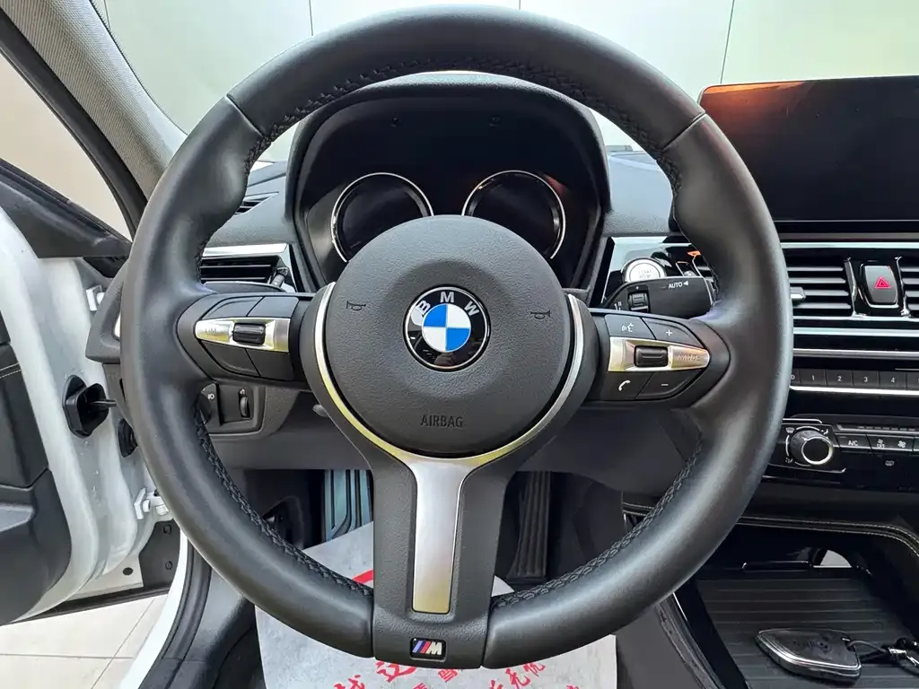 BMW 1 Series 2024 из CN, фото 9