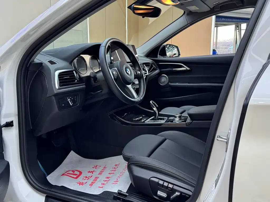 BMW 1 Series 2024 из CN, фото 8