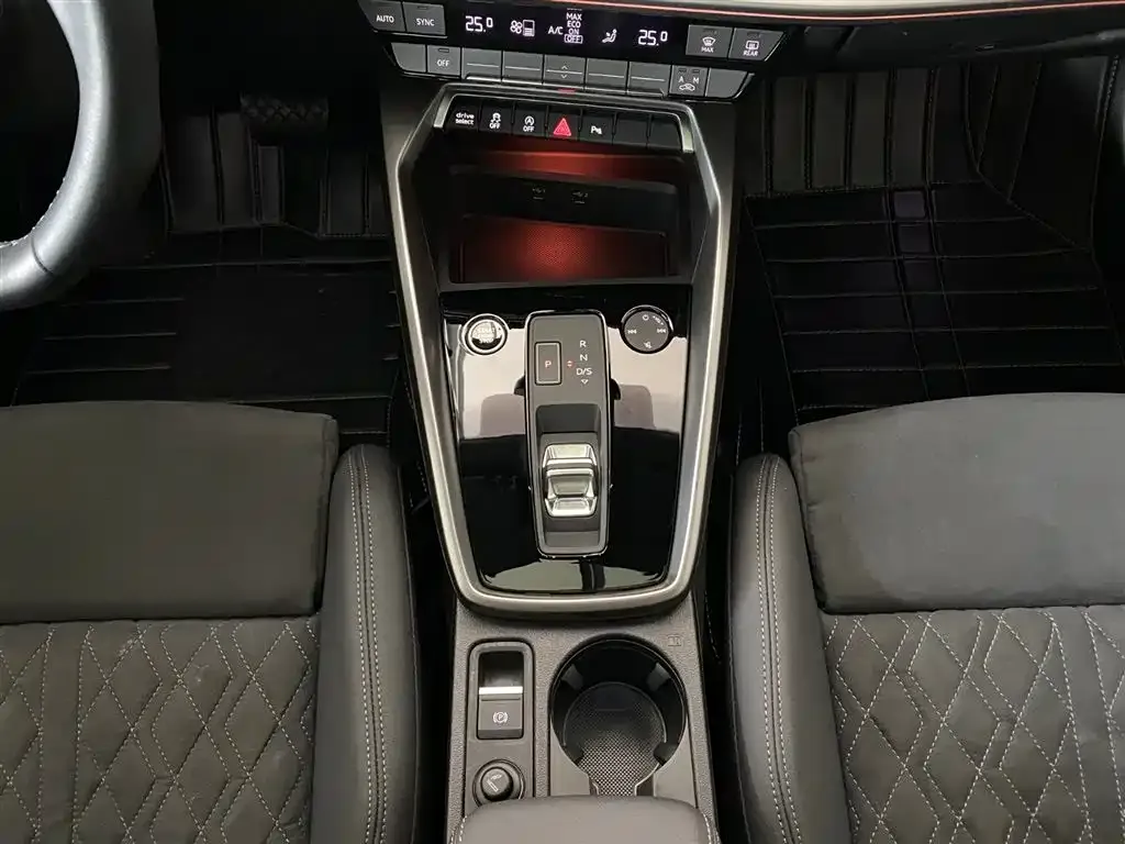Audi A3 2024 из CN, фото 4