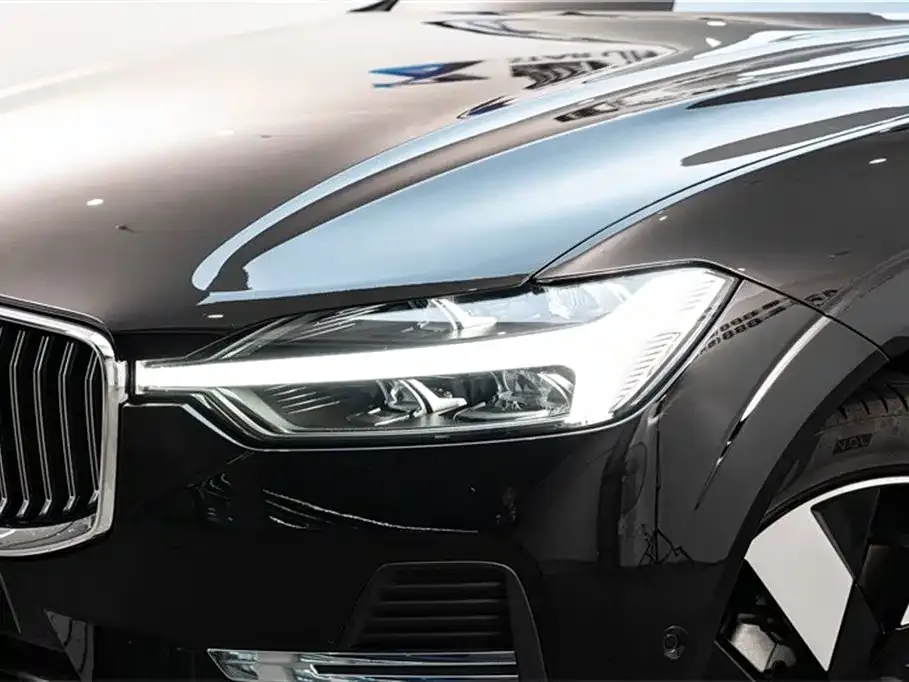 Volvo XC60 PHEV 2025 из CN, фото 4
